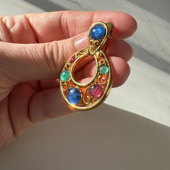 Vintage Trifari Jeweled Gold Teardrop Earrings - Picture 5 of 9